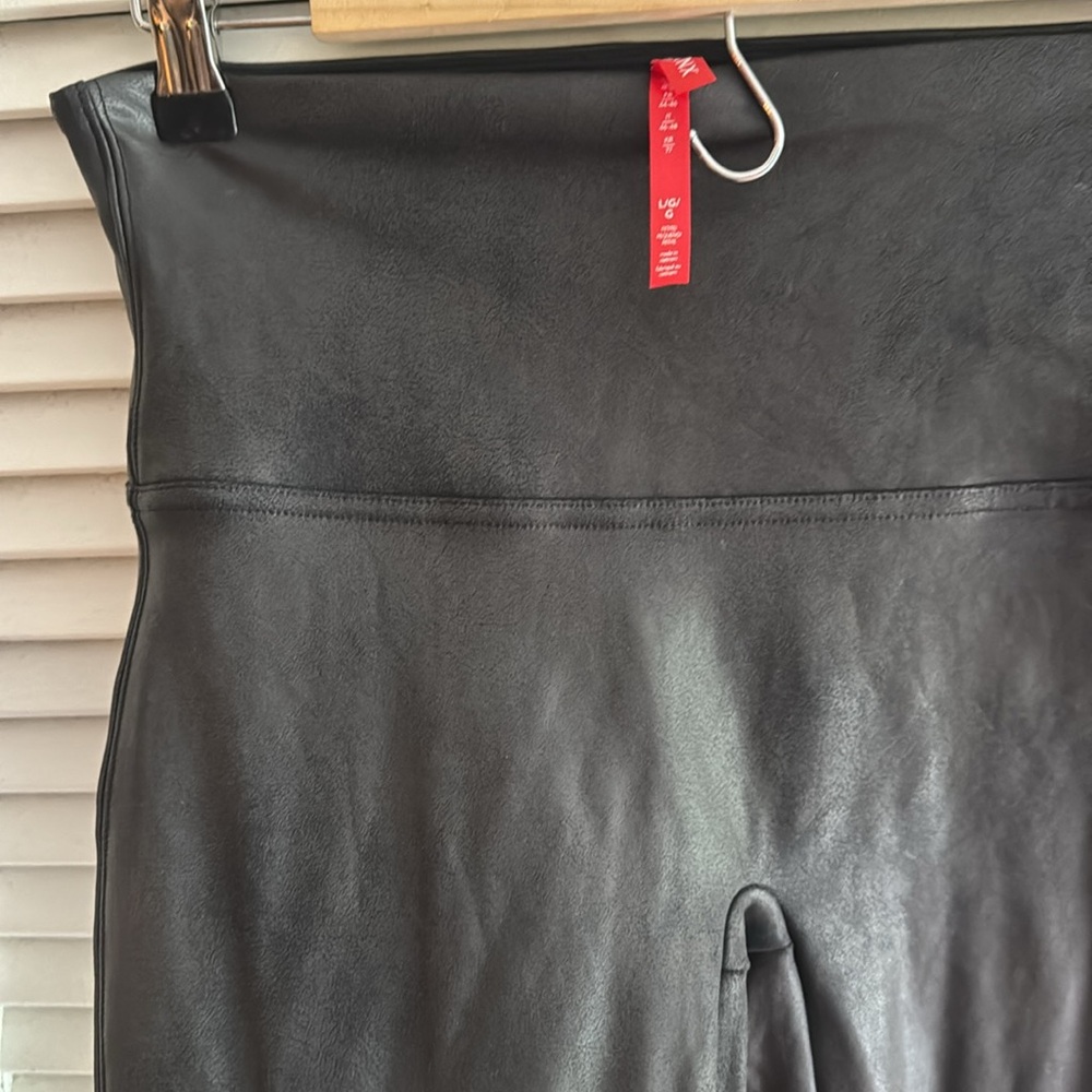 SPANX Petite Black Leggings - Picture 4 of 5
